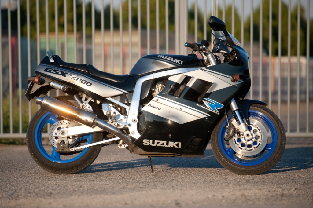  Motogalerija Suzuki GSX-R 1100 (1990.)